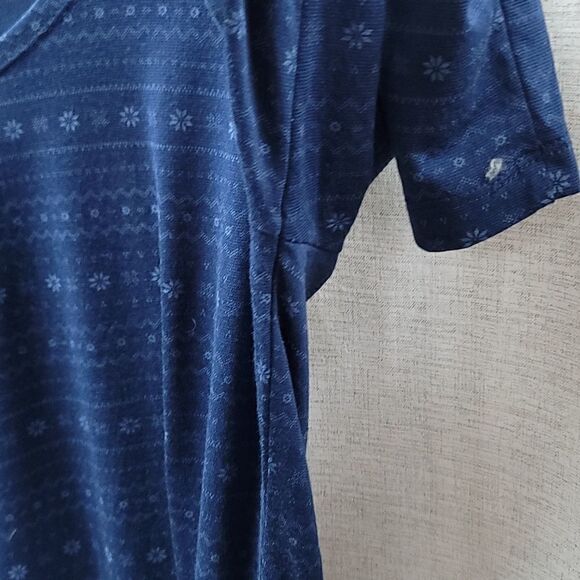 Woman's 32 Degrees Heat Shirt - Picture 4 of 7